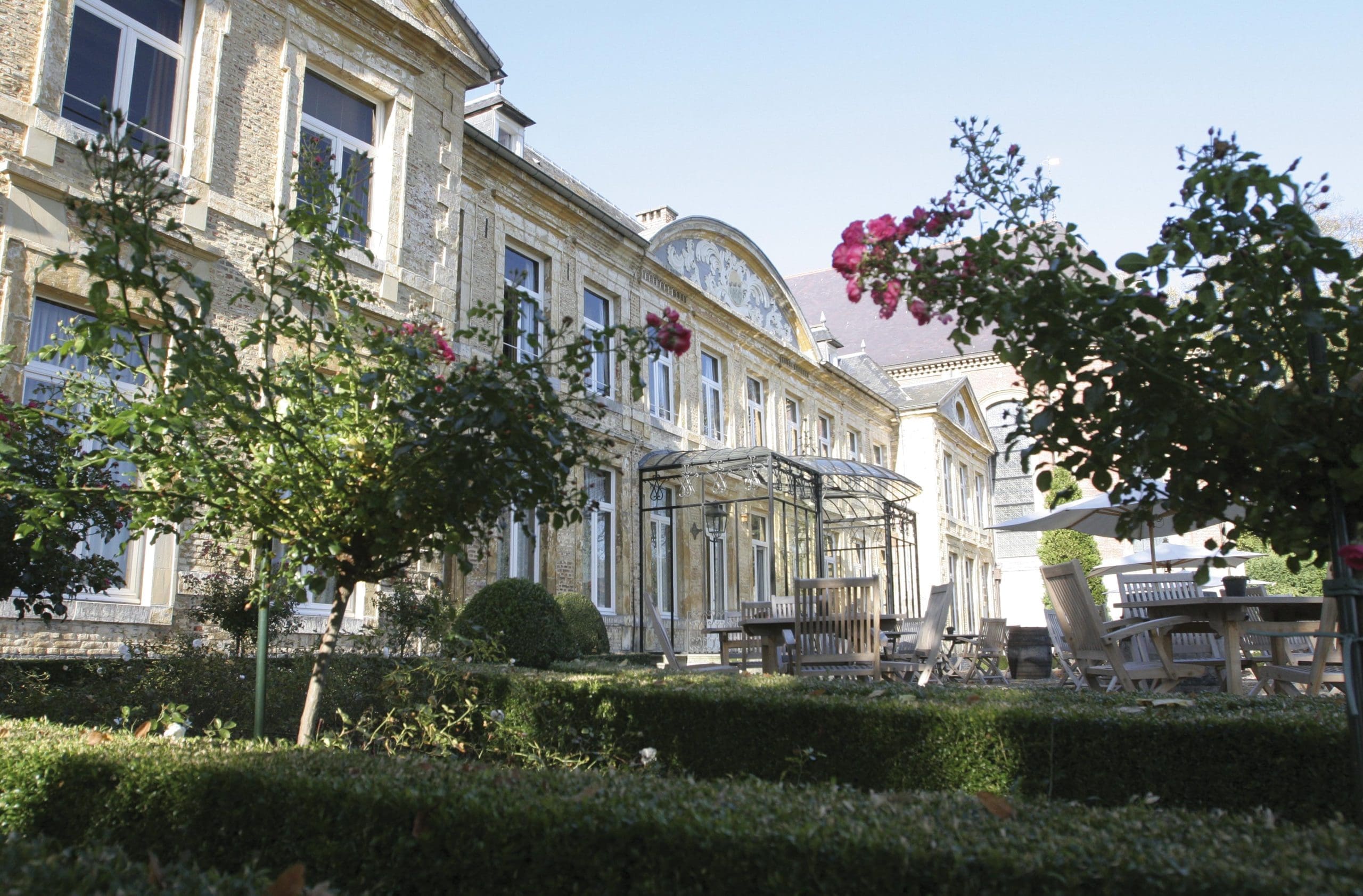 1995-1997 - Aankoop van Bouwbedrijf Coppes en renovatie Chateau Sint Gerlach in Valkenburg